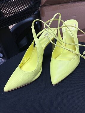 Jennifer Lopez Neon Lime Pointed Slingback Pumps with Wrap Ties